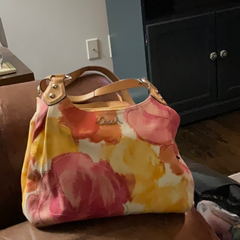 Coach summer handbag